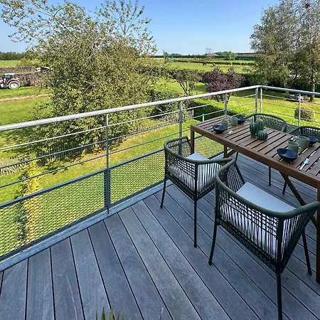 Apartament 2 Bedroom Beautiful In *